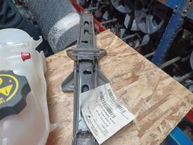 Factory/oem 564.gm4h03 2003 Buick Century Jack 43743