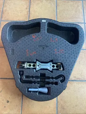 84540-tba-c000 Factory/oem 2016-2020 Honda Civic Jack With Tools Lug Wrench Will Fit 17 Inch Spare Only