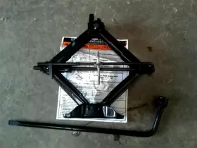 564.fd1c11 Ford Jack And Tools Fits 2011 11 12 13 14 15 Fiesta