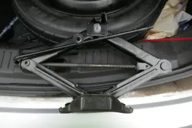 564.fd1c12 Ford Jack Fits 2012 Fiesta 1974848