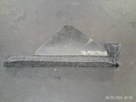 Ford 564.fd1h06 2006 Mustang Lug Wrench Only Plastic Has A Cracked Spot 361568