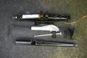 564.fd1k12 Ford Jack Fits 2012 Fusion 1830913