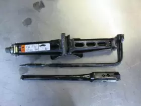 564.fd1o06 Ford Fivehundr 2006 Jack