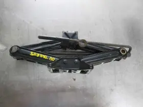 564.fd1u04 Ford Taurus 2004 Jack
