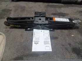 564.fd8b24 Ford Jack With Tool Kit For 2024 Bronco 3127233