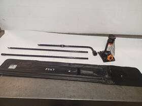 Ford 564.fd8n04 Bottle Jack And Tools Kit From 2004 F350sd 12386129