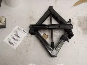 564.fd8s23 Ford Jack With Tool Kit For 2023 Bronco Sport 2918753 564.fd8s23 Ford Jack With Tool Kit For 2023 Bronco Sport 2918753