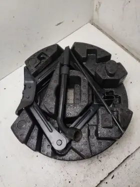 695.fd1g12 Ford Focus 2012 Tools 430862