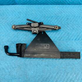 Ford 6r3a17a078aa 2005 2009 Mustang Gt 4.6l V8 Jack Lift With Tool Oem