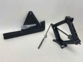 Ar33-v17005-aa Ford Fits 2005 - 2014 Mustang Emergency Spare Jack Lift Tool Kit