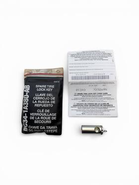 Ford Bc34-1a380-ab 81343 723269n F250 F350 Spare Tire Lock Key And Code Card Oe