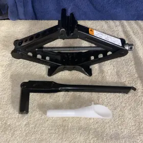 Dm53-17088-aa Ford 2016 Focus Oem Spare Tire Scissor Jack With Lug Wrench/handle -used