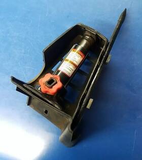 Ford F85b-1513530 1997-2004 F150 Spare Tire Bottle Jack With Lug Wrench Oem