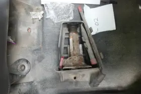 564.fd8k02 Ford Truck Jack Fits 2002 F150 2014894