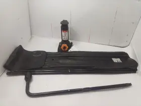 564.fd8m04 Ford Truck 2024 F250 Super Duty Jack And Spare Tire Tools 12762260