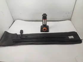 564.fd8m06 Ford Truck Bottle Jack And Tools Kit From 2006 F250sd Pickup 12387967