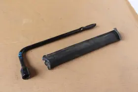 695.fd8199 Ford Truck 1998 1999 2000 Ranger Spare Tire Tool Lug Wrench