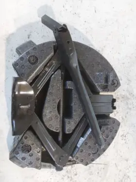 Cj5z17080a Ford Truck 2013-2019 Escape Scissor Jack And Lug Wrench Assembly