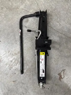 Dv6z17080f Ford Trucks 2014 - 2023 Transit Connect Jack And Tool Kit Complete As Pictured