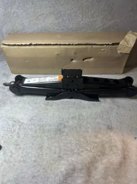 Jl1z-17080-a Ford Trucks Expedition Emergency Spare Tire Floor Jack 2018-2023 New