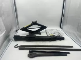 15548834 General Motors 1988-1999 Chevy Gmc Silverado Suburban Tahoe Yukon Oem Complete Jack And Tool Kit