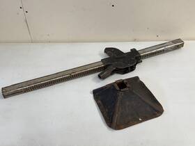 General Motors Gm 2433537 1940s-1960s Chevy Chrysler Bumper Jack And Base 31 Inch Car Dodge