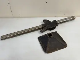 2433537 General Motors Gm 1940s-1960s Chevy Chrysler Bumper Jack And Base 31 Inch Car Dodge