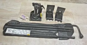 15788798 Gm Trucks 2007-2014 Escalade Tahoe Yukon Suburban Spare Tire Bottle Jack And Tools Kit Oem