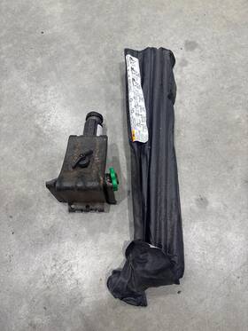 Gm Trucks 20782425 2011 - 2014 Chevy Silverado 3500 Jack And Tool It Complete As Pictured