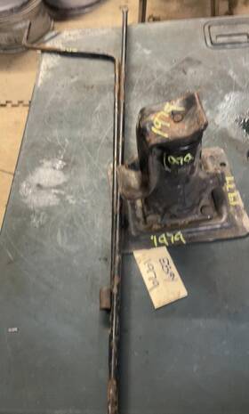 Gm Trucks 564-01979 1979 Chevy Pickup 10 Jack Bottle With Rods Assembly Oem