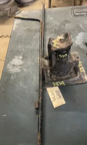 564-01979 Gm Trucks 1979 Chevy Pickup 10 Jack Bottle With Rods Assembly Oem 564-01979 Gm Trucks 1979 Chevy Pickup 10 Jack Bottle With Rods Assembly Oem
