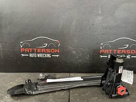 Gm Trucks 84617951 19-24 Gmc Sierra 2500 Bottle Jack Kit Wheel Lift With Tools And Bag Oem