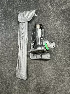 20932904 Gmc 2014 Sierra Emergency Bottle Jack And Tool Kit Oem