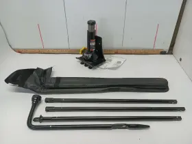 564.gm9f19 Gmc Jack With Tools From 2019 Yukon 12694766