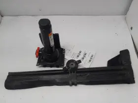 564.gm9222 Gmc Truck 2022 Sierra 1500 Spare Tire Jack With Tools 12786035