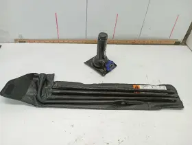 564.gm9419 Gmc Truck 2019 Canyon Jack With Tools 12687664