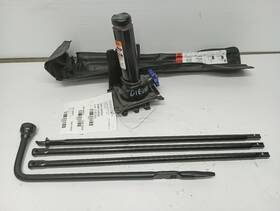 Gmc Truck 564.gm9521 Bottle Jack With Tools From 2021 Yukon Xl 1500 11697070