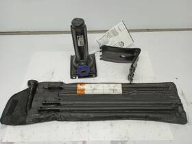 Gmc Truck 564.gm9522 Bottle Jack With Tools From 2022 Yukon Xl 1500 11735989