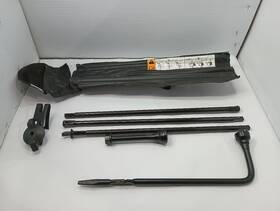 Gmc Truck 564.gm9o19 2019 Sierra 3500 Tools For Spare Tire 12629838