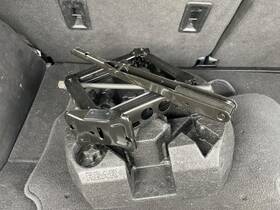 Gmc Truck 695.gm9h20 Emergency Roadside Tools Toolkit Jack Lugwrench Terrain 2020 1022358