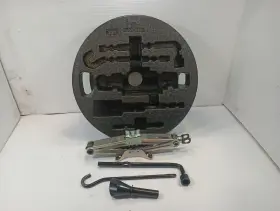 564.ho1d16 Honda 2016-2021 Civic Emergency Spare Tire Wheel Spacer With Tools 11526552