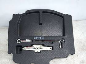 Honda 84550-t5r-a01 2015-2020 Fit 3 Tools Scissor Jack With Foam Holder