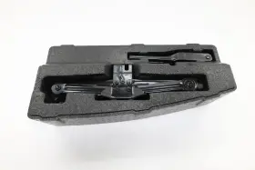 09110p2000 Hyundai 2024 - 2026 Santa Fe Emergency Scissor Jack Tool Kit With Foam Holder Oem