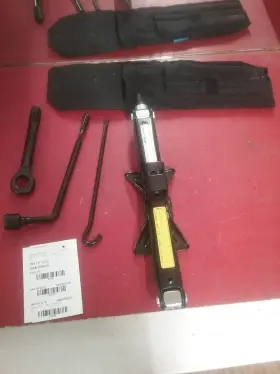 564.hy1210 Hyundai Tucson 2010 Jack 1055492
