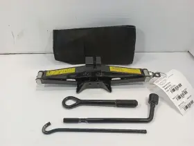 564.hy1318 Hyundai 2016-21 Tucson Spare Tire Jack With Tools 11308536