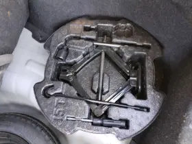 564.hy1r19 Hyundai Elantra 2019 Jack 2649133