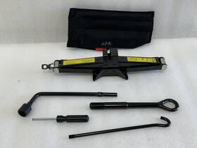 Hyundai 695.hy1321 2016 2017 2018 2019 2020 2021 Tucson Spare Tire Jack And Tools