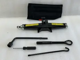 695.hy1321 Hyundai 2016 2017 2018 2019 2020 2021 Tucson Spare Tire Jack And Tools