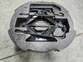 Hyundai 9110a5000 2013 - 2017 Elantra Jack And Tool Kit Complete As Pictured