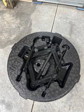Hyundai 9110c1000 2015 - 2023 Sonata Jack Tool Kit And Foam Only Oem